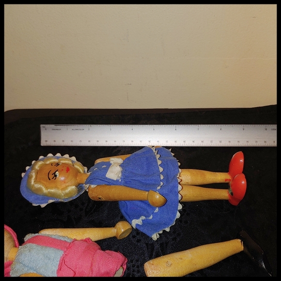 Two Vintage Polish Wooden Peg Dolls - Picture 7 of 7